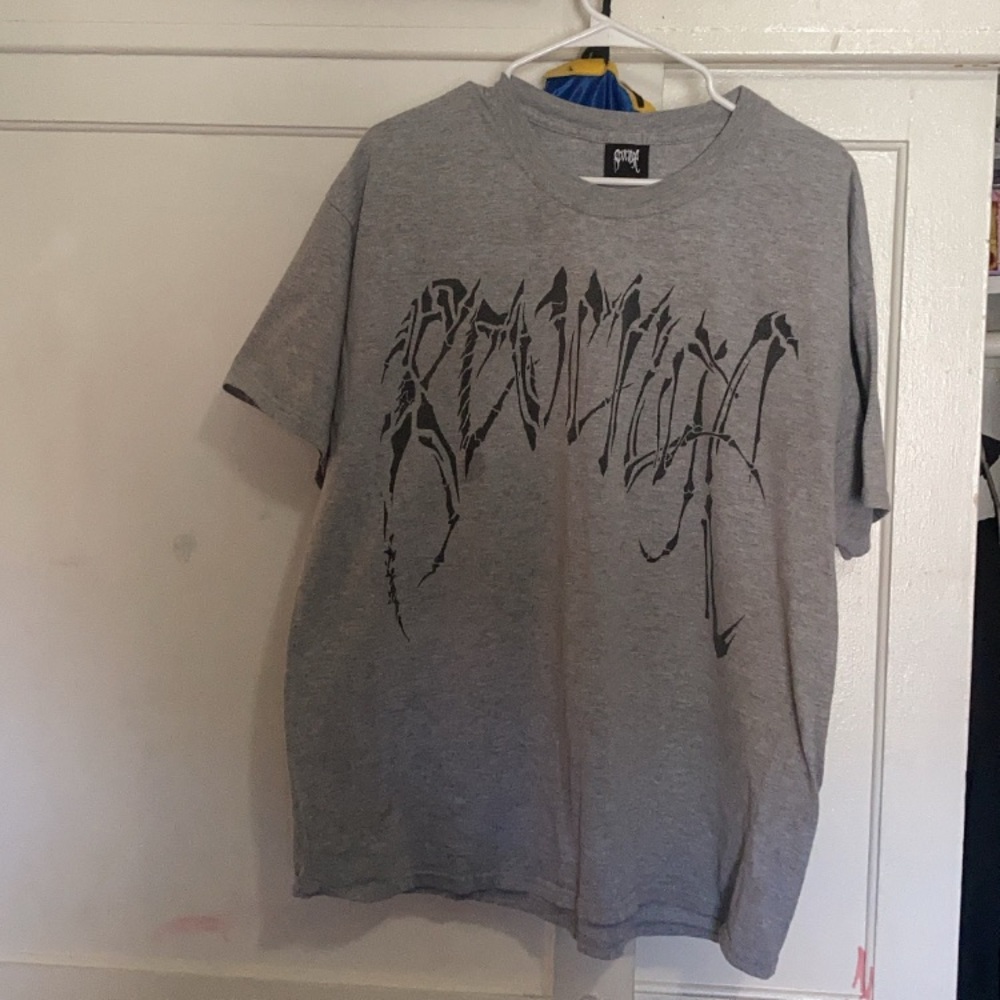 revenge skull tee XL